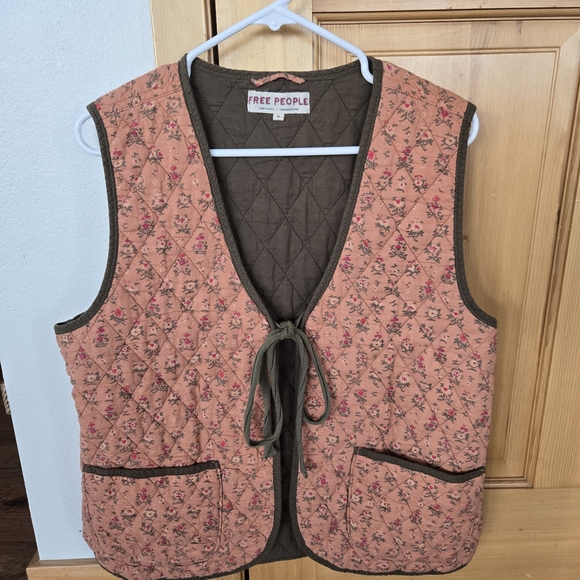 Free People Tops - Free People Claudine Floral Quilted Vest